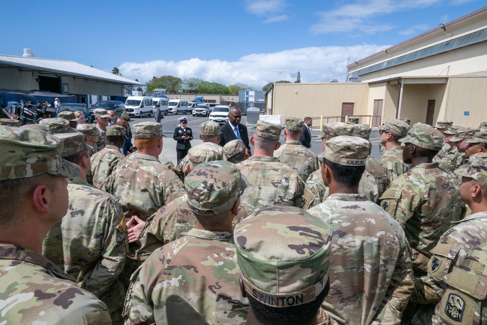 SECDEF meets with Soldiers on JBPHH