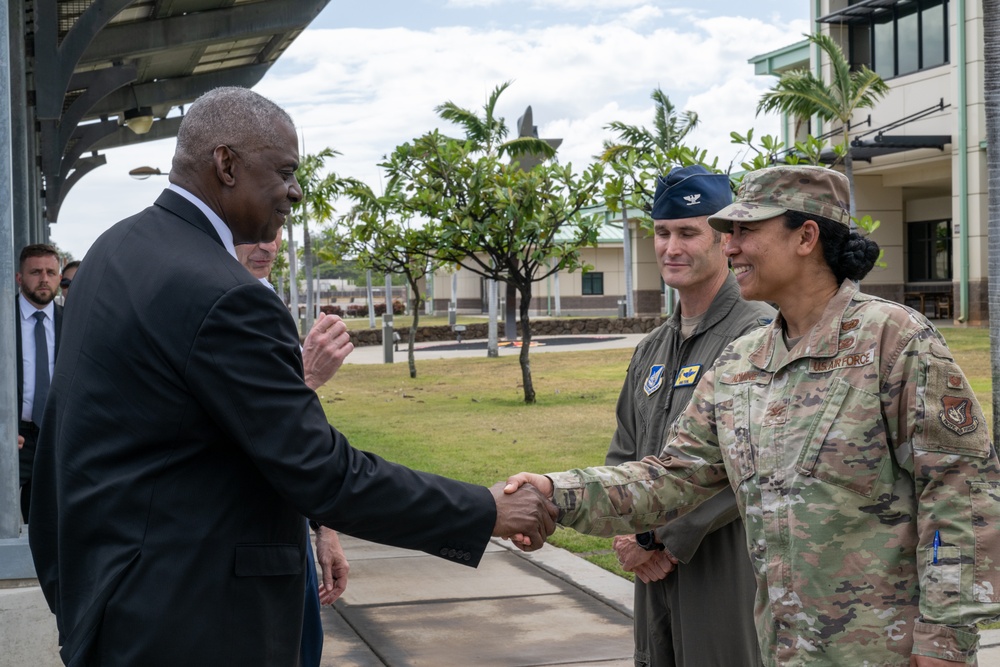 SECDEF meets with Airmen on JBPHH
