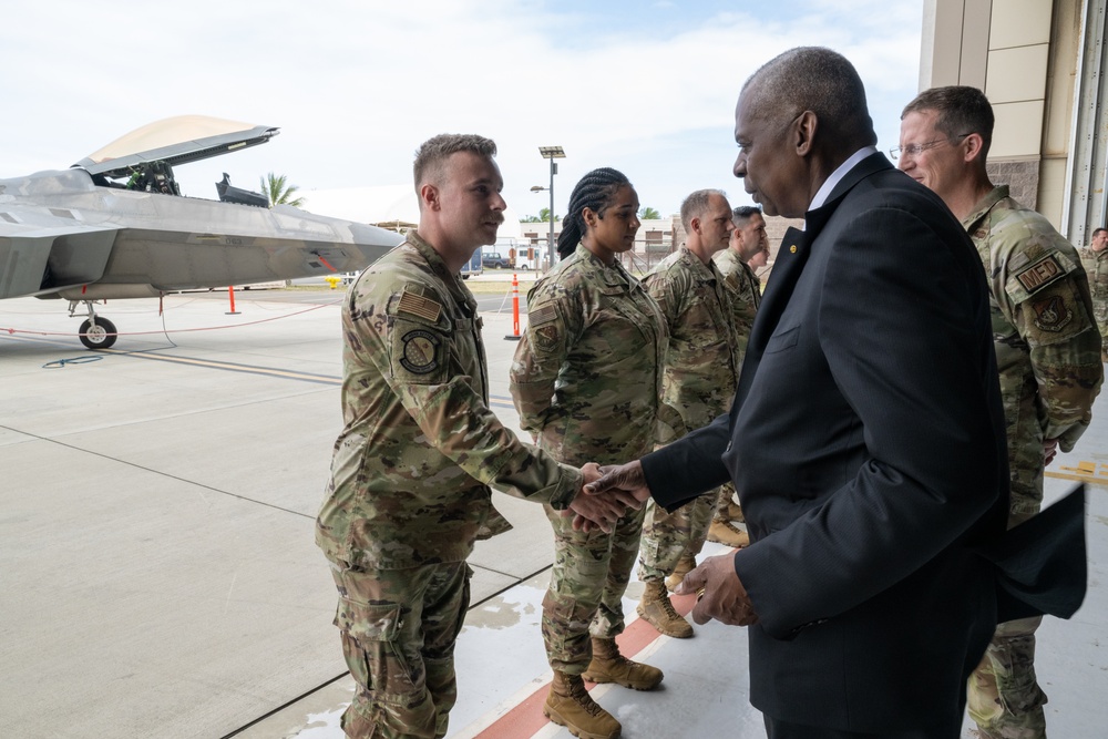 SECDEF meets with Airmen on JBPHH