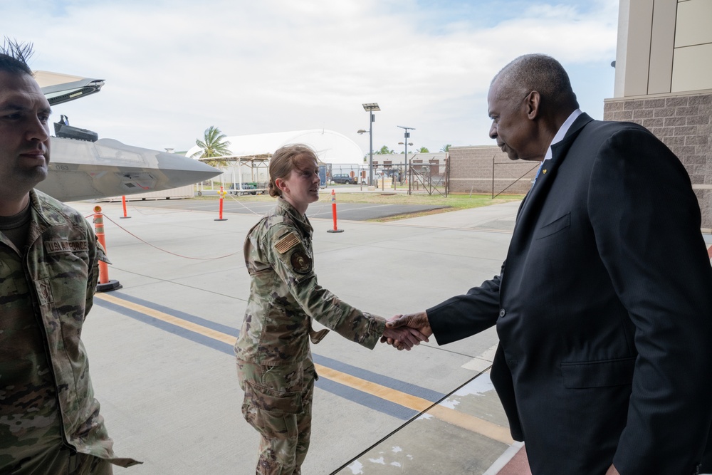 SECDEF meets with Airmen on JBPHH