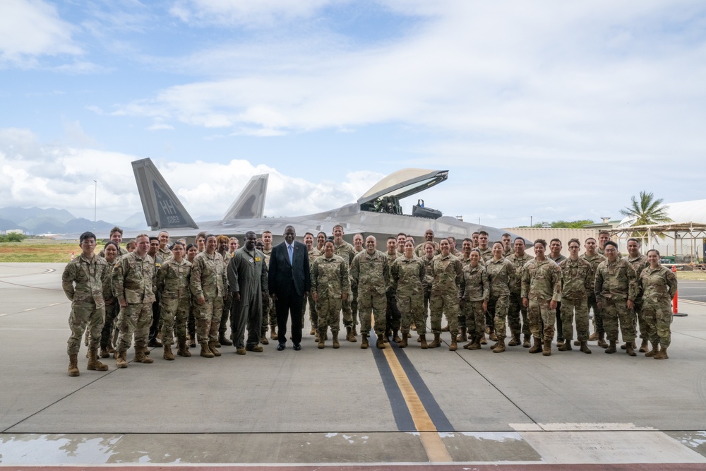 SECDEF meets with Airmen on JBPHH