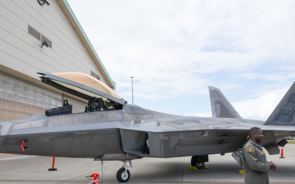 SECDEF meets with Airmen on JBPHH