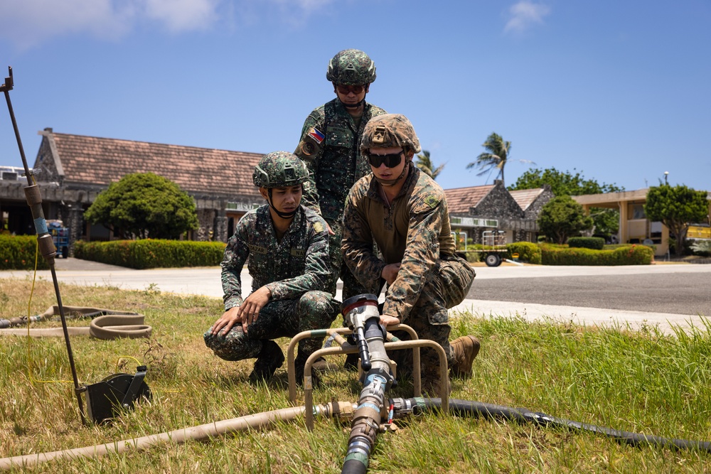 U.S., Philippine Marines conduct FARP operations