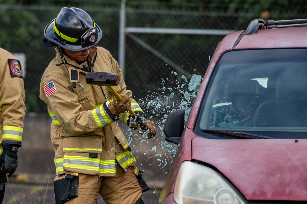 Hawaii’s 297th Engineer Detachment Firefighting Team Conduct Mission Essential Training with Joint Base Lewis-McChord Observer Coach Trainer