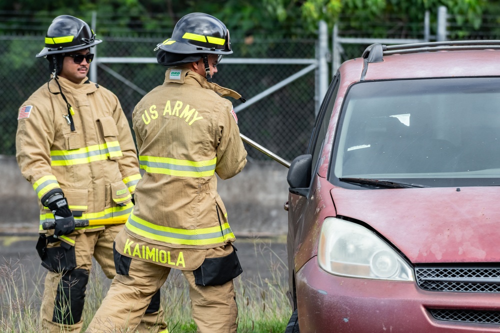 Hawaii’s 297th Engineer Detachment Firefighting Team Conduct Mission Essential Training with Joint Base Lewis-McChord Observer Coach Trainer