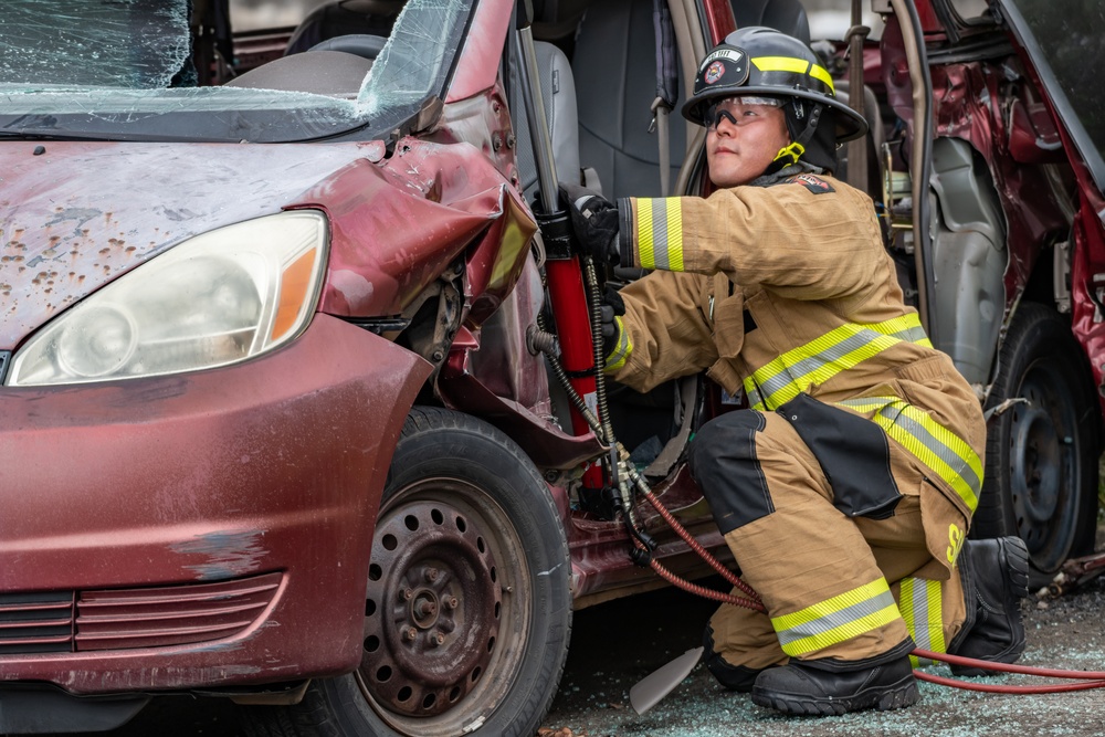 Hawaii’s 297th Engineer Detachment Firefighting Team Conduct Mission Essential Training with Joint Base Lewis-McChord Observer Coach Trainer