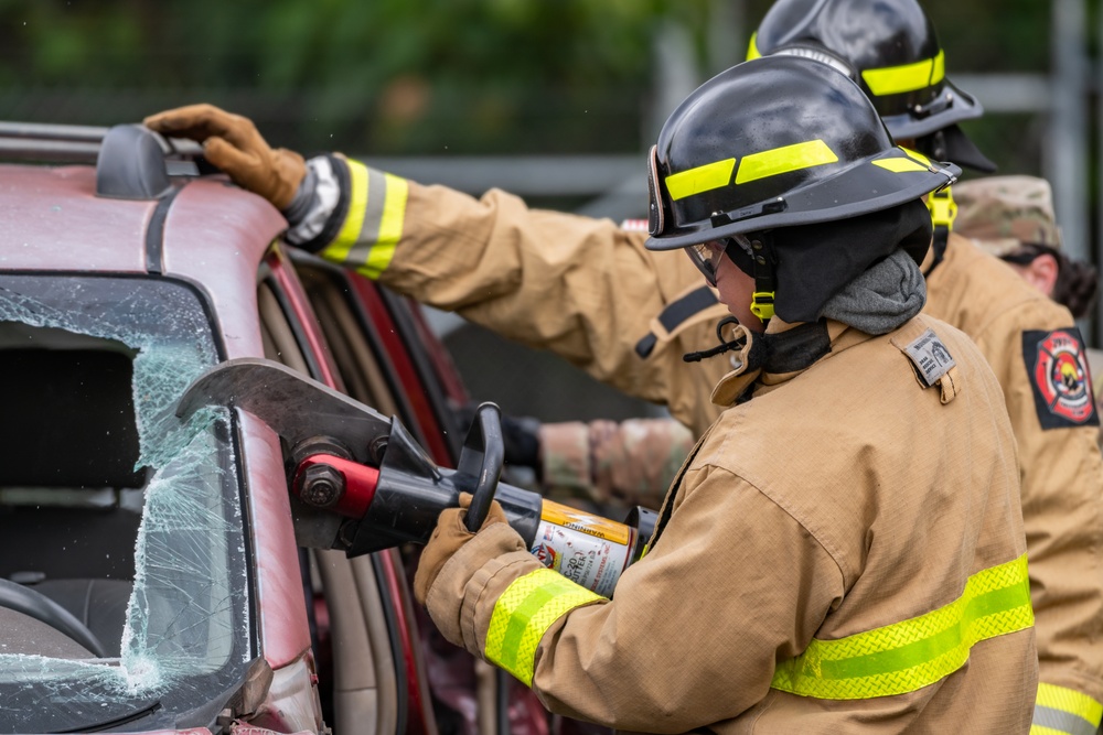 Hawaii’s 297th Engineer Detachment Firefighting Team Conduct Mission Essential Training with Joint Base Lewis-McChord Observer Coach Trainer