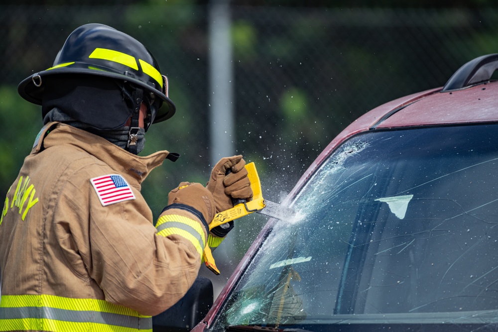 Hawaii’s 297th Engineer Detachment Firefighting Team Conduct Mission Essential Training with Joint Base Lewis-McChord Observer Coach Trainer