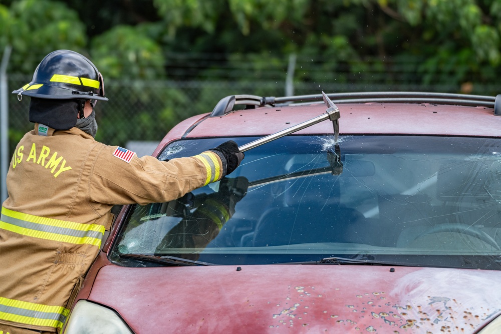 Hawaii’s 297th Engineer Detachment Firefighting Team Conduct Mission Essential Training with Joint Base Lewis-McChord Observer Coach Trainer