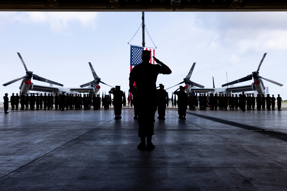 VMM-265 holds change of command ceremony