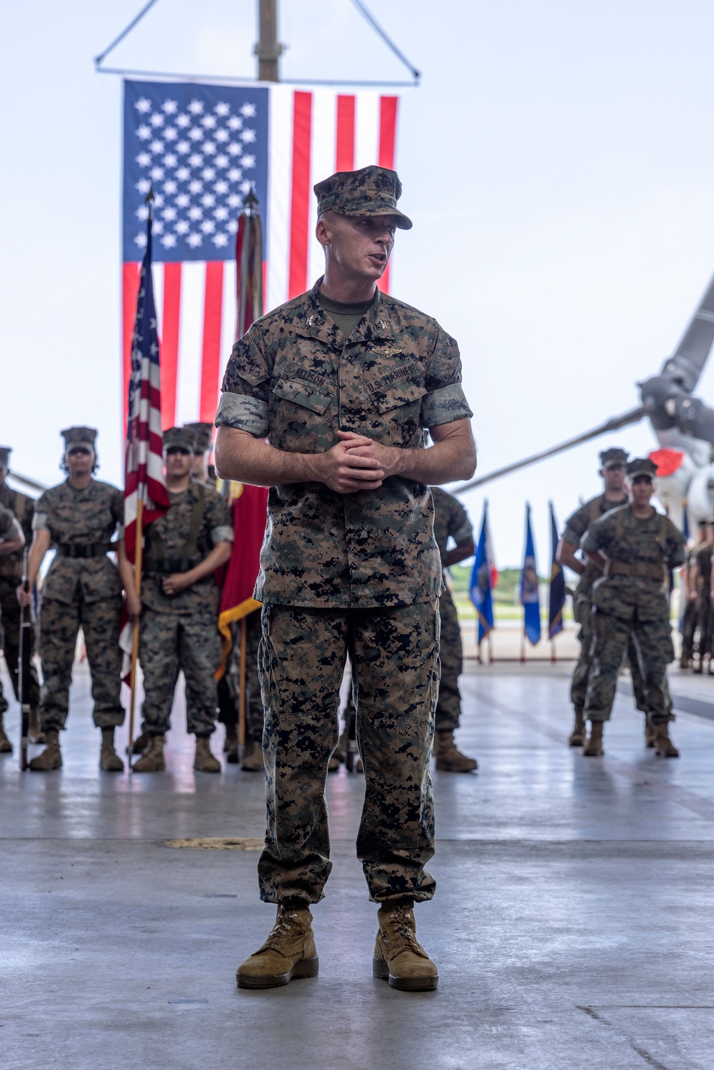 VMM-265 holds change of command ceremony