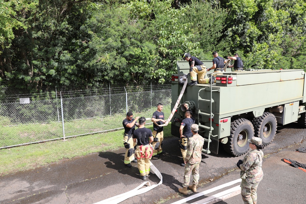 Hawaii’s 297th Engineer Detachment Firefighting Team Conduct Mission Essential Training with Joint Base Lewis-McChord Observer Coach Trainer