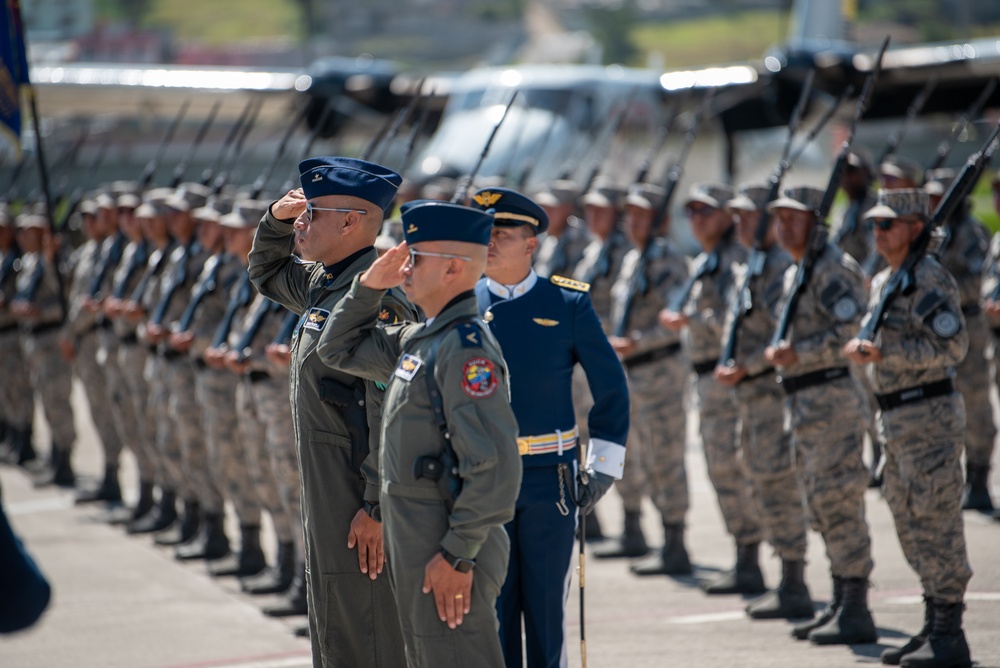 Kentucky's State partner Ecuador receives C-130H aircraft