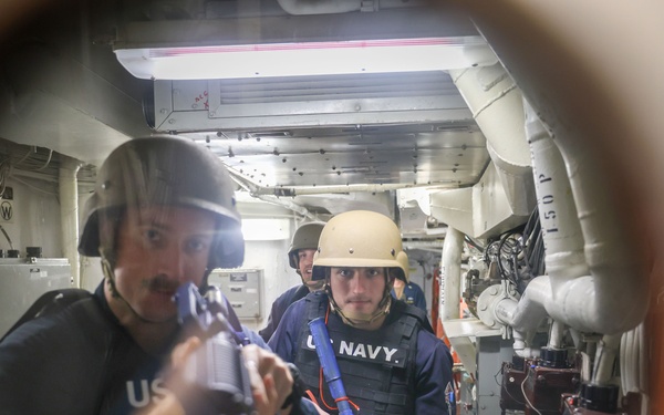 USS Roosevelt (DDG 80) Anti-Terrorism Drills