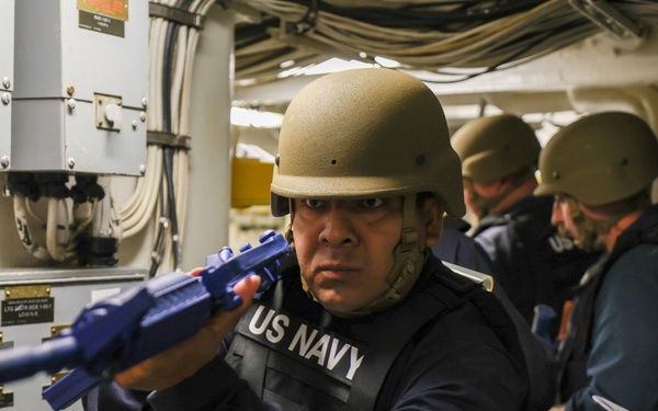 USS Roosevelt (DDG 80) Anti-Terrorism Drills