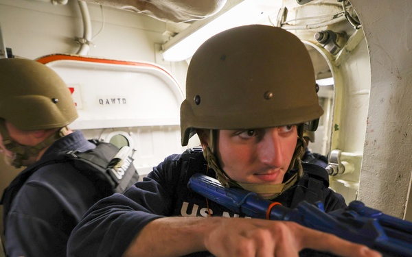USS Roosevelt (DDG 80) Anti-Terrorism Drills
