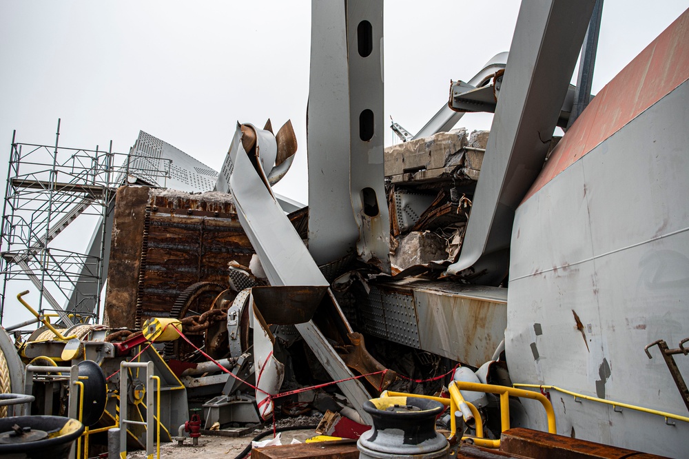 Key Bridge Unified Command continues preparations for removal of bridge piece on top of M/V DALI