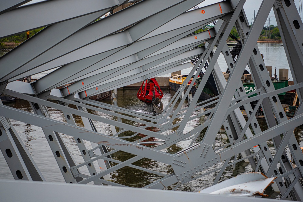 Key Bridge Unified Command continues preparations for removal of bridge piece on top of M/V DALI