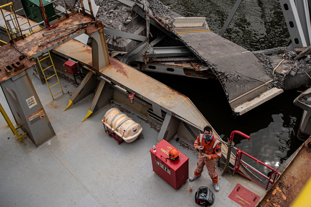 Key Bridge Unified Command continues preparations for removal of bridge piece on top of M/V DALI