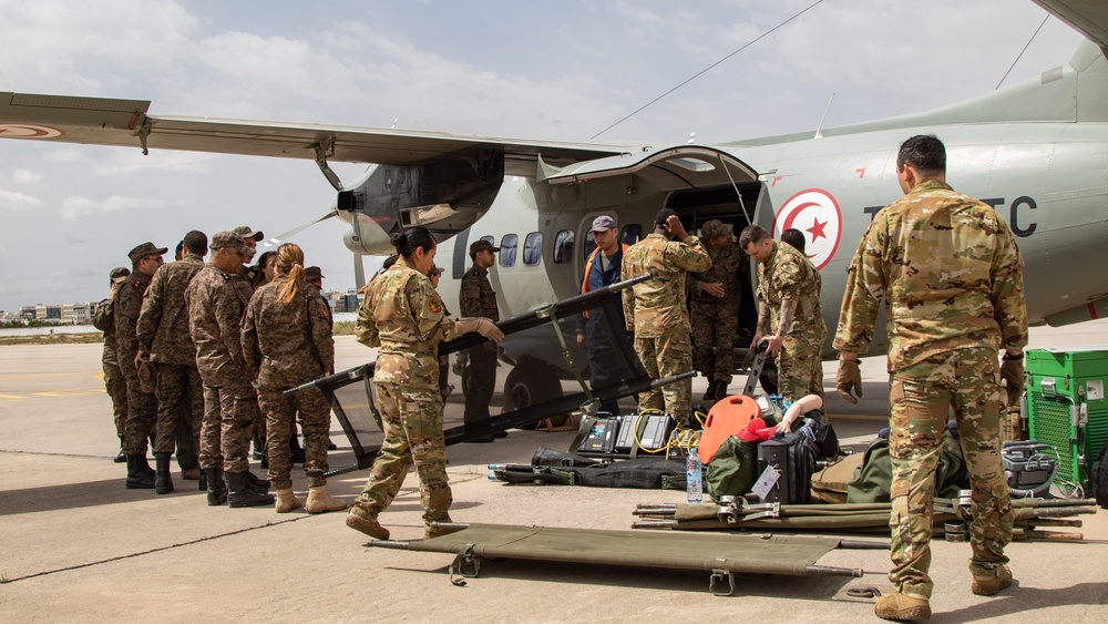 86th Aeromedical Evacuation Squadron trains with Tunisians at African Lion 2024