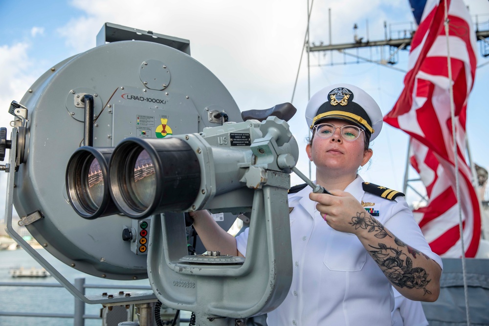 USS Normandy Ports in Miami for Fleet Week