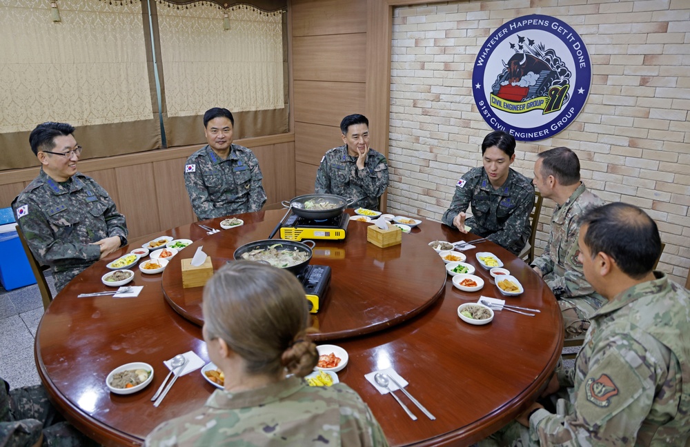 U.S. Air Force - ROKAF Key Leader Engagement