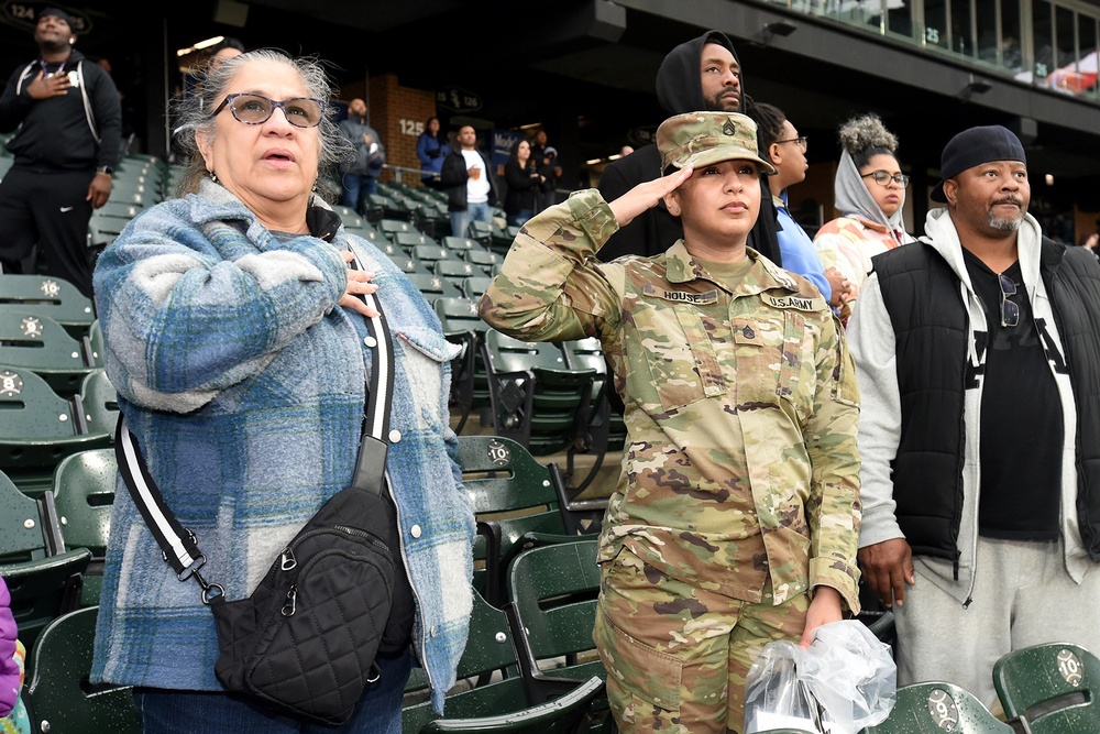 Chicago White Sox honors Army Reserve Soldier as Hero of the Game