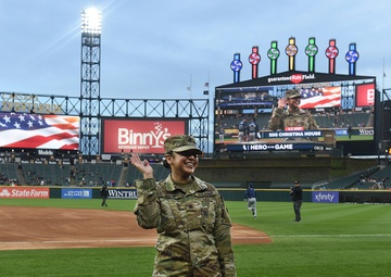 Chicago White Sox honors Army Reserve Soldier as Hero of the Game