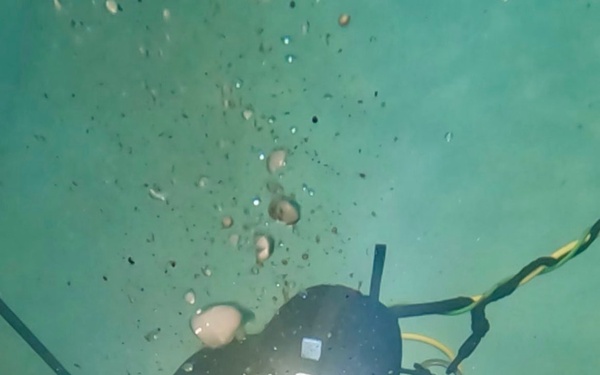 MDSU-1 Practices Salvage Techniques