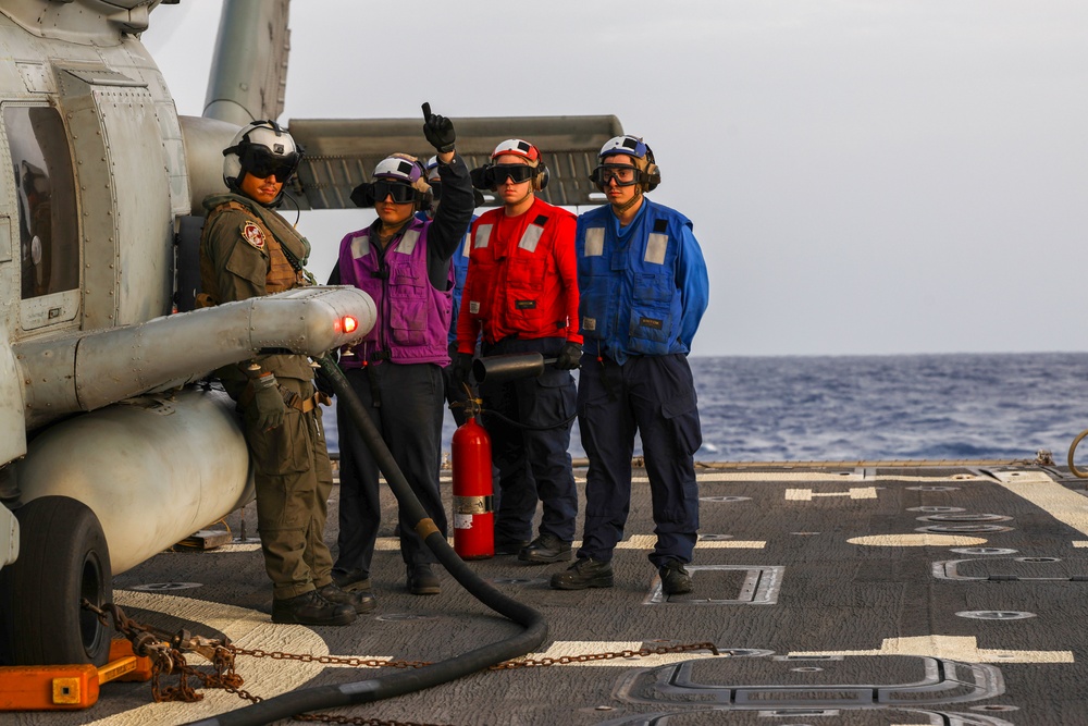 USS Roosevelt (DDG 80) Helicopter Refueling Operations