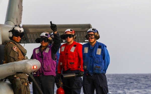 USS Roosevelt (DDG 80) Helicopter Refueling Operations