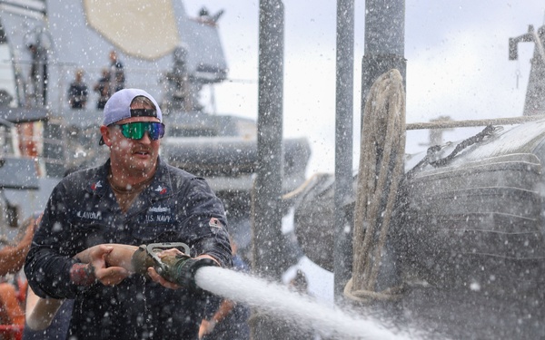 USS Roosevelt (DDG 80) Fresh Water Wash Down
