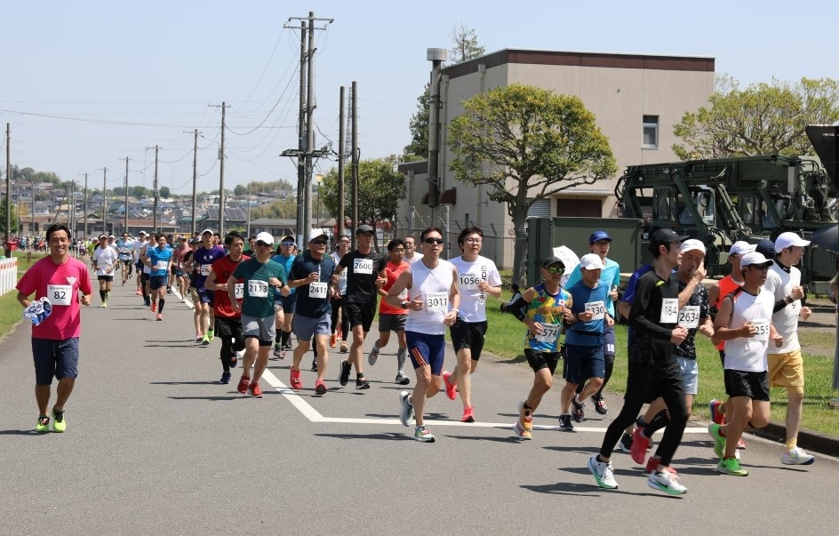 Record 24,000 visitors attend combined half marathon, Hawaiian Fest at Sagami Depot