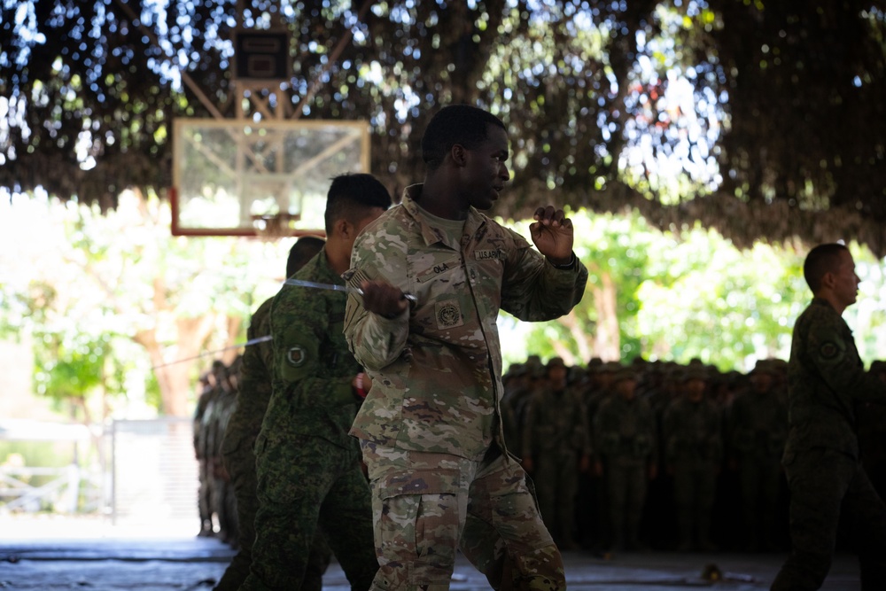 Balikatan 24: 25th ID General Attends Philippine Army Jungle Training Closing Ceremony