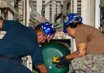 USS Frank Cable Conducts Weapons Handling Training with USS Springfield