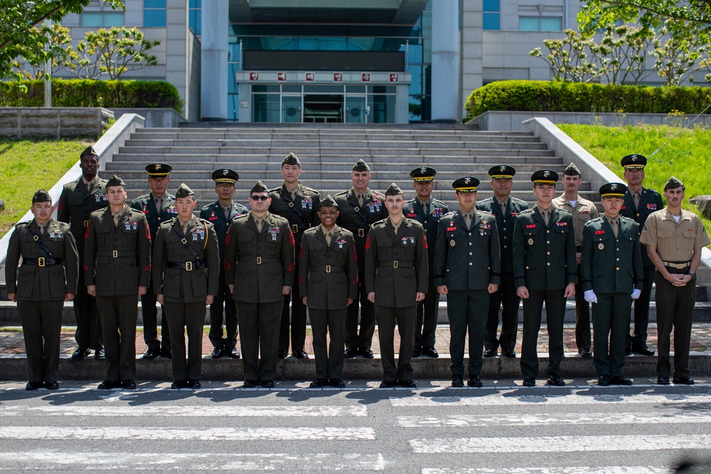 MARFORK Commander visits R.O.K Marine Corps graduation ceremony
