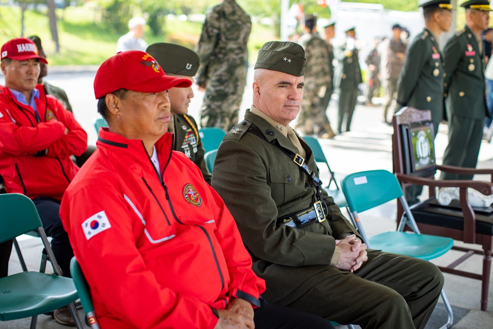 MARFORK Commander visits R.O.K Marine Corps graduation ceremony