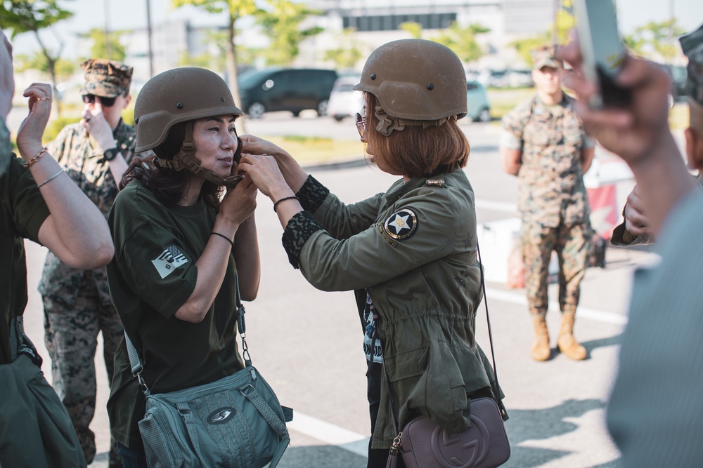 MARFORK and ROK Marine Corps Spouses participate in Jane Wayne day