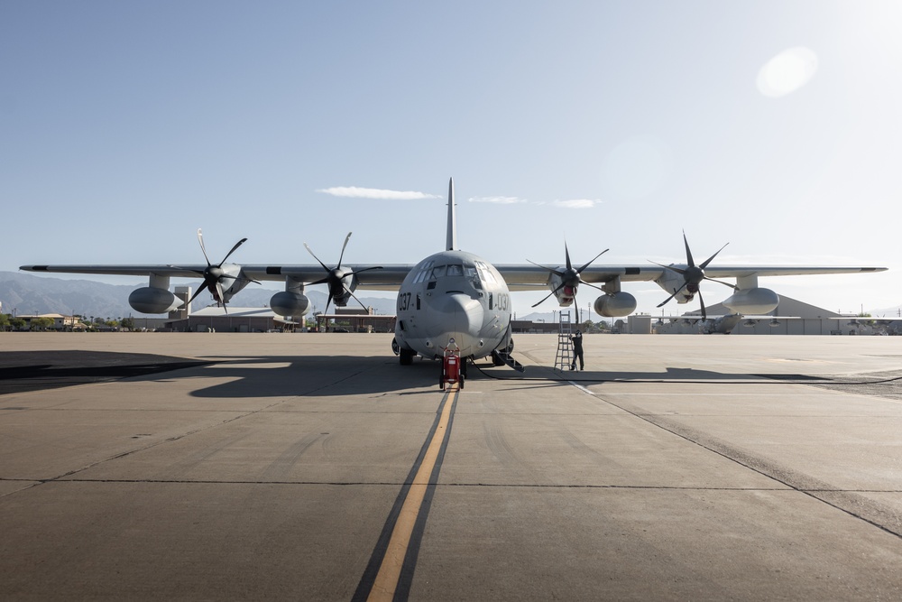 VMGR-153 Marines Conduct Flight Operations in Arizona