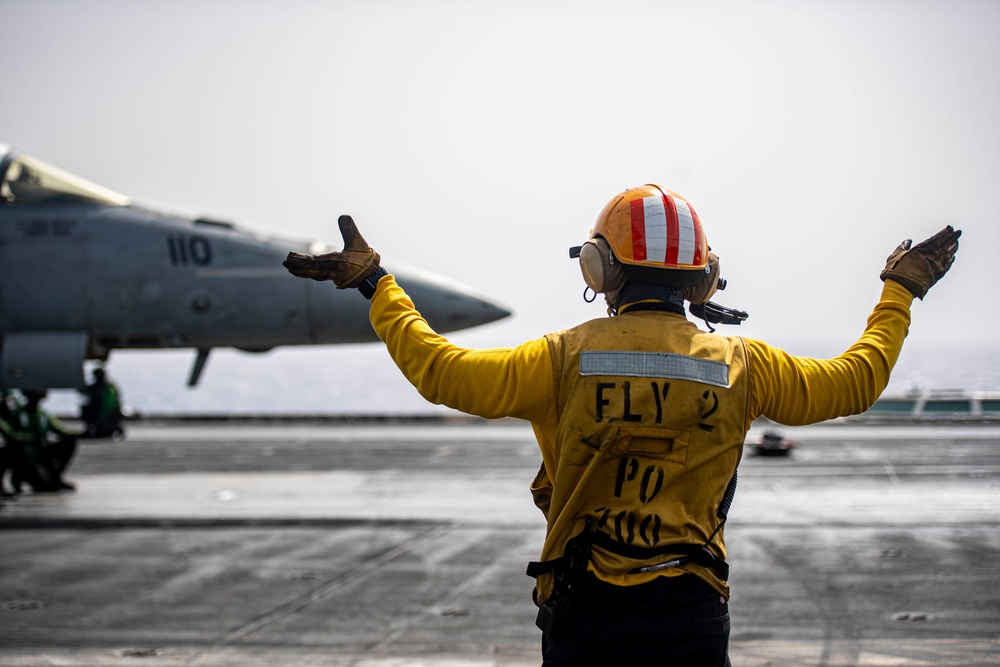 USS Dwight D. Eisenhower Conducts Flight Operations in the Red Sea