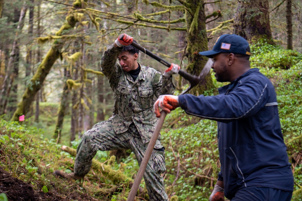USS William P. Lawrence (DDG 110) Community Outreach