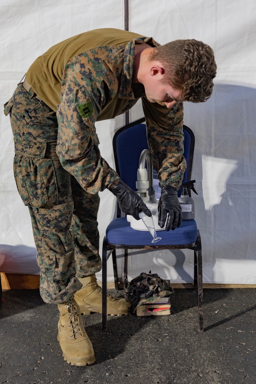 MRF-D 24.3: U.S. Navy entomologist collects bacteria samples in PNG