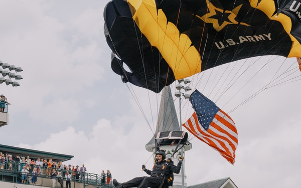 USAPT Golden Knights Parachutist Jump into Kentucky Derby