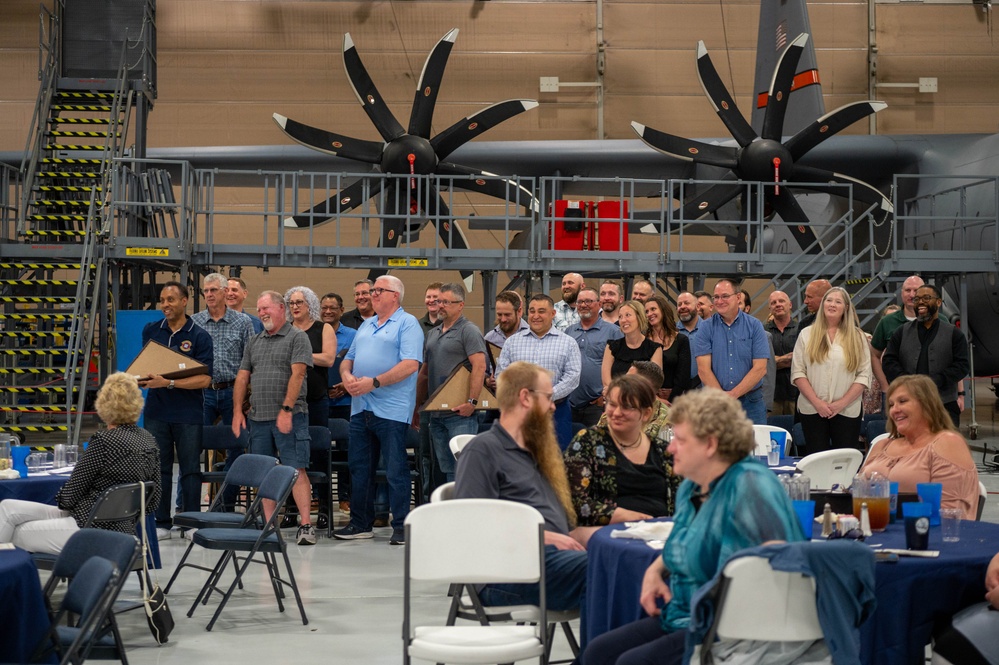 182nd Airlift Wing celebrates retirees May 4, 2024