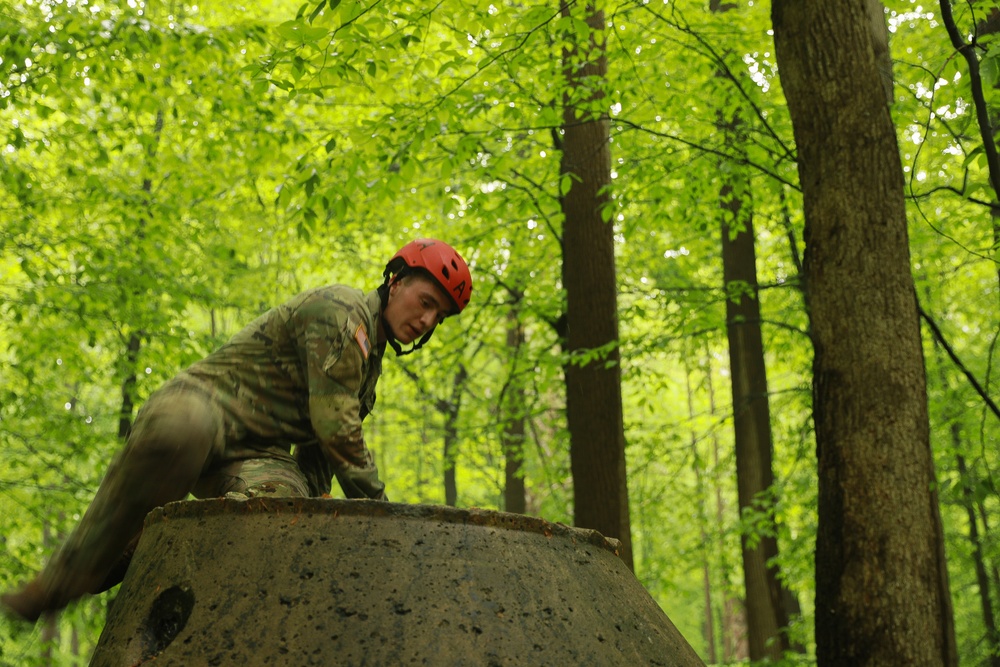 Pennsylvania Army National Guardsman participates in obstacle course as part of Region II Best Warrior Competition 2024