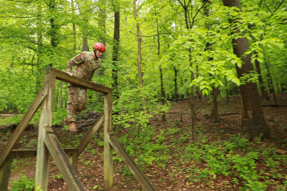 Pennsylvania Army National Guardsman participates in obstacle course Region II Best Warrior Competition 2024