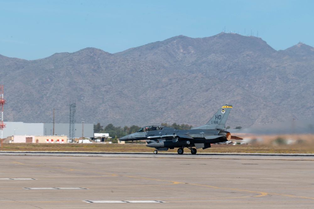 309th takes final vacation with F-16's