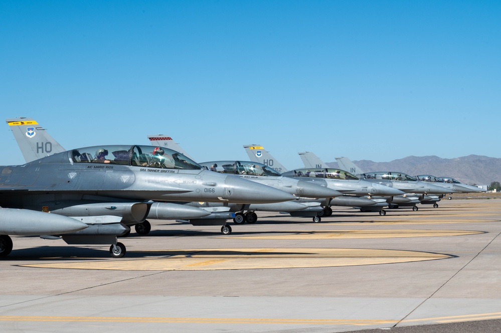 309th takes final vacation with F-16's