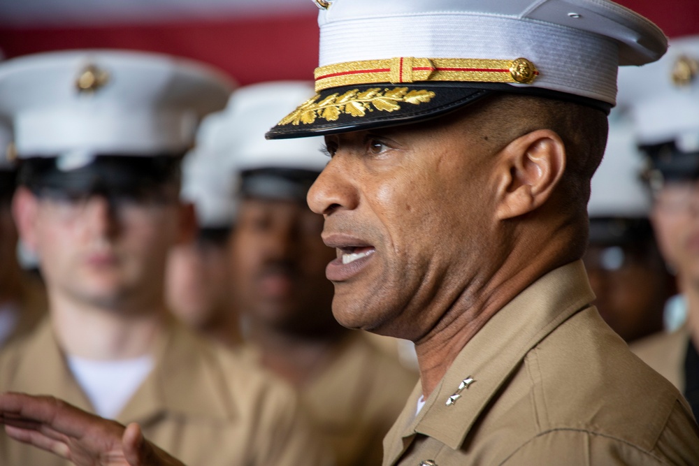 Maj. Gen. Worth visits 2d Marine Division aboard the USS Bataan