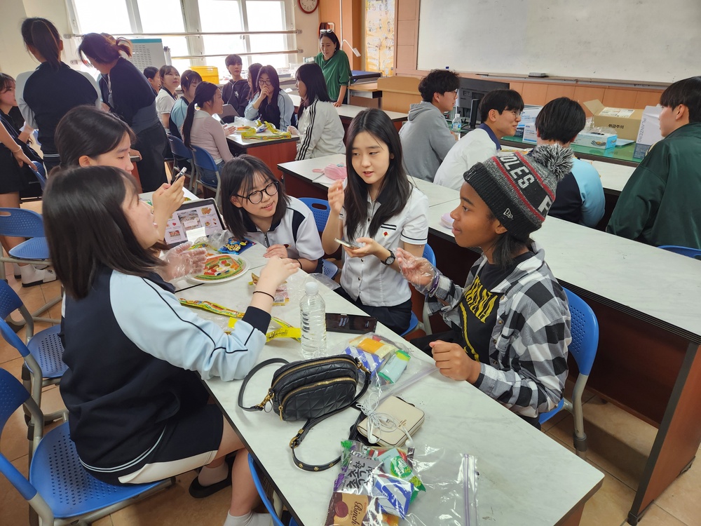 Humphreys High School students experience local Korean high school